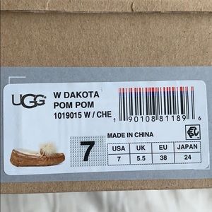 Women’s Ugg Dakota Pom Pom slippers